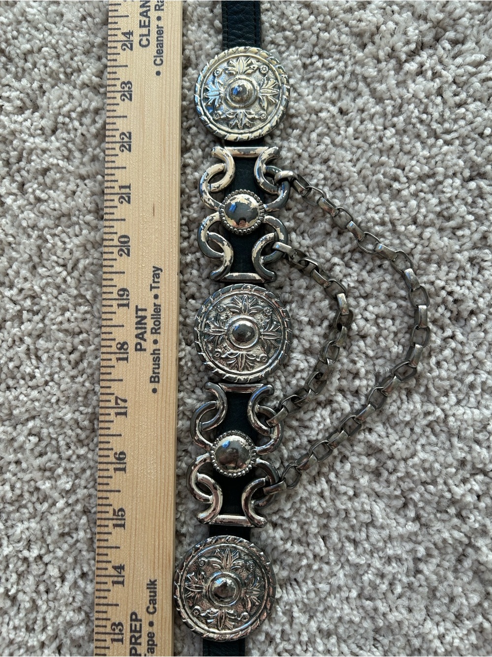 STREETS AHEAD Black Leather Western Concho Belt with Silver-Tone Medallions - Picture 4 of 7